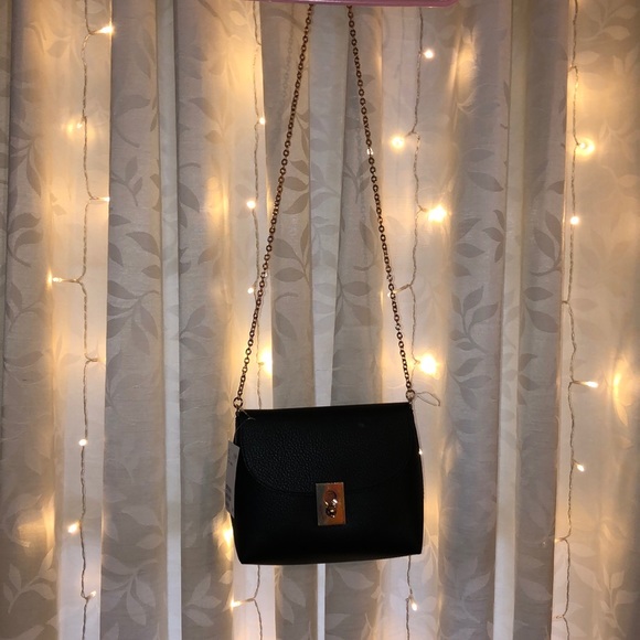 H&M Handbags - H&M Shoulder Black Bag 💕